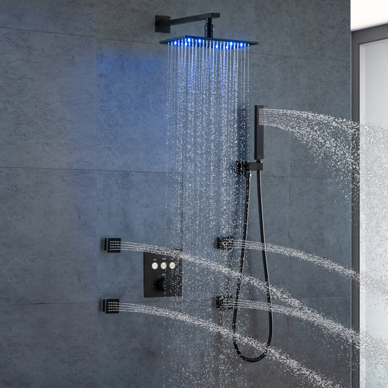 مجموعة صنبور الدش الأسود المثبت على الحائط صمام خلاط دش ثرموستاتي 8 × 12 بوصة رأس دش الأمطار LED