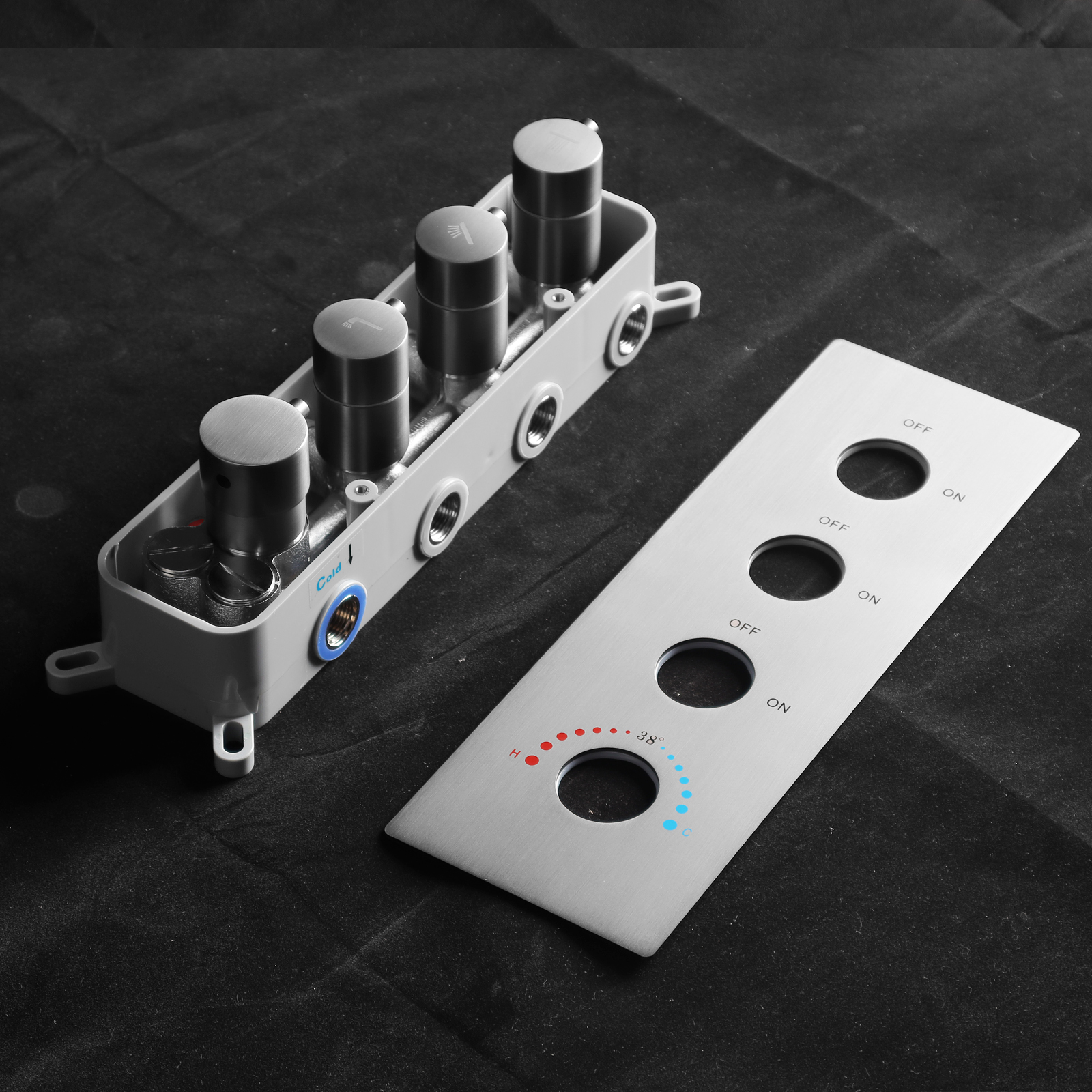 مجموعة رأس الدش والصمام