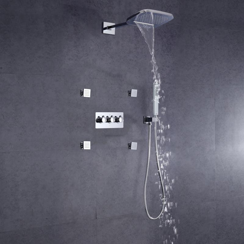 رأس دش مصقول بالكروم مع رذاذ محمول على الحائط نظام دش هطول الأمطار البارد والساخن، طائرة تدليك نحاسية